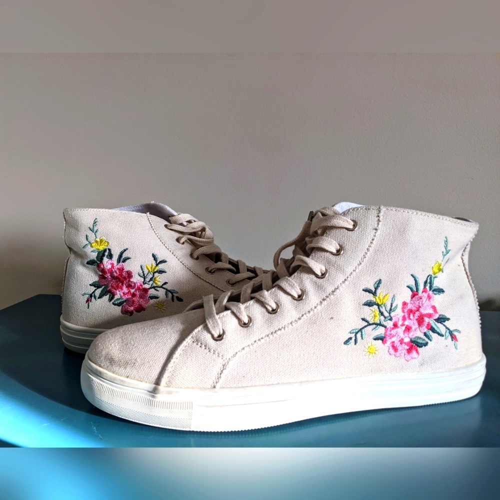 Floral Embroidered Sneakers Size UK 9